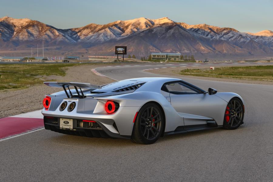  Ford GT 2017 года  (фото 1 из 65)